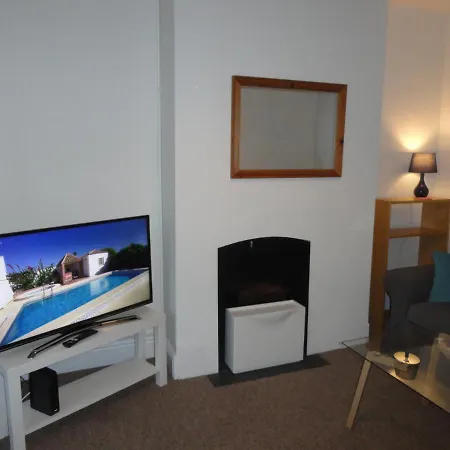 Luckwell Too By Cliftonvalley Apartment